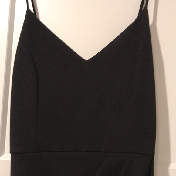 Little black dress 🖤 Size small. Knee length spaghetti strap V-neck. Lulus. - Picture 2 of 6